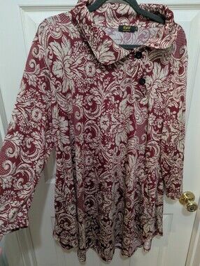 R&B Burgundy Floral Button-Neck Tunic